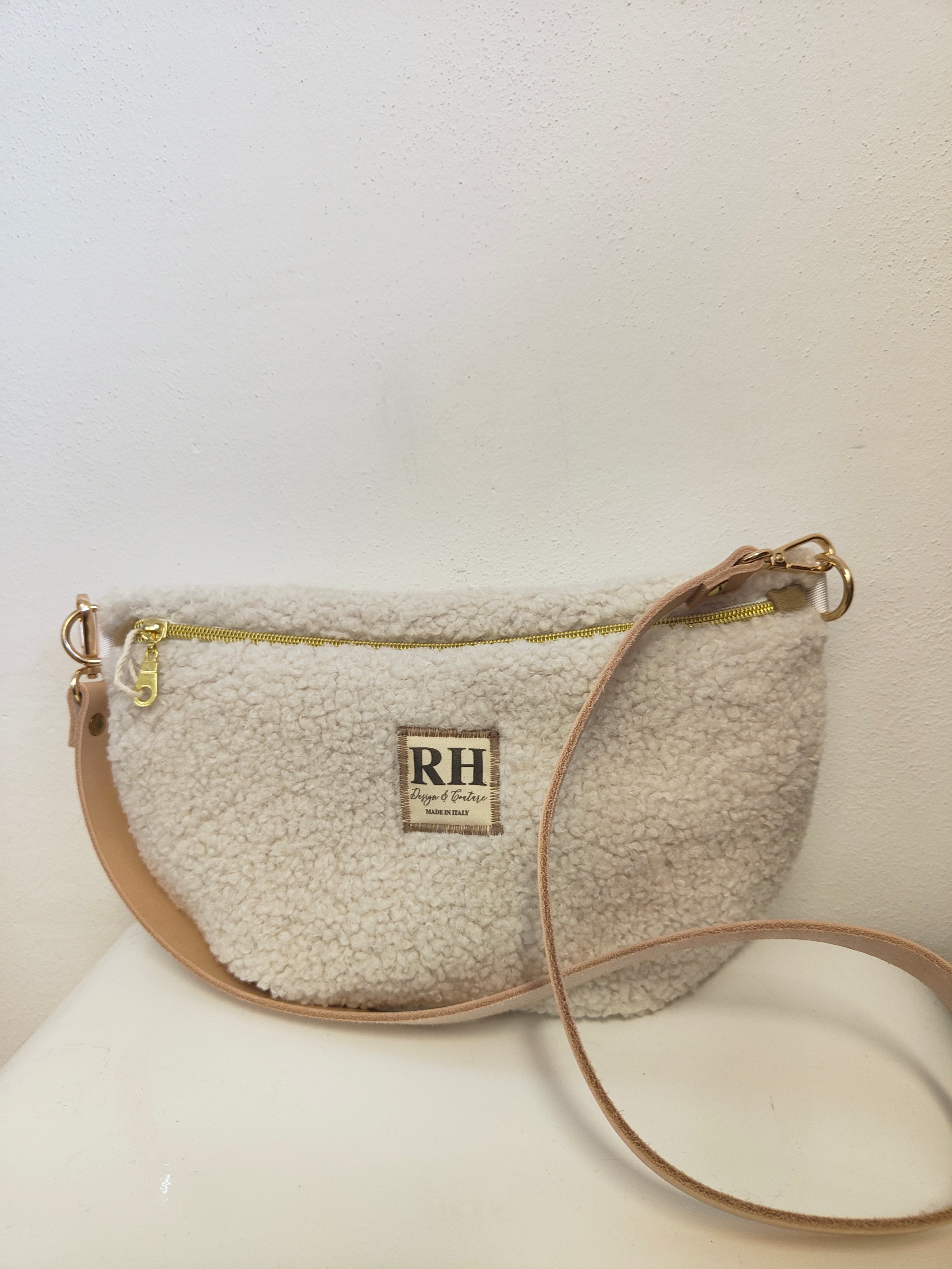 Crossbody Bag Modell: Sally