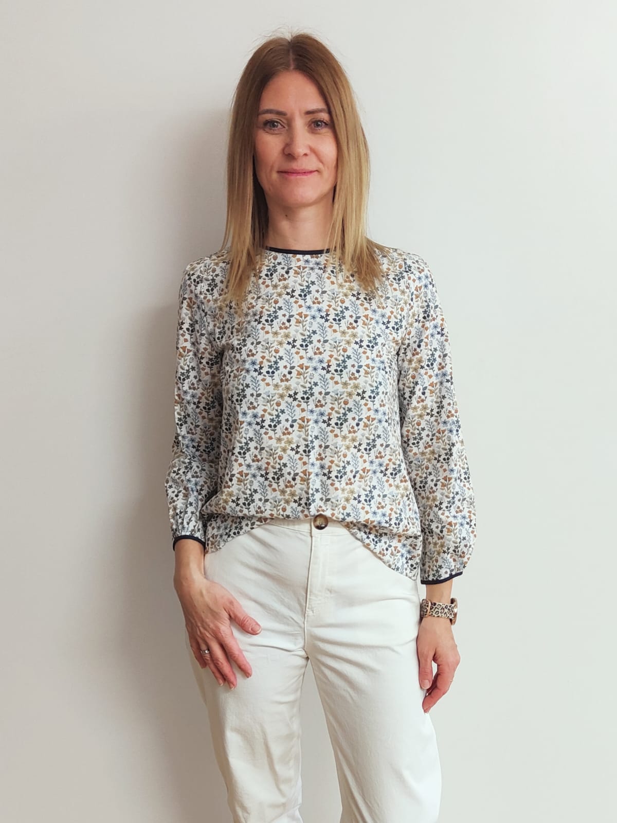 Blusa con fiori