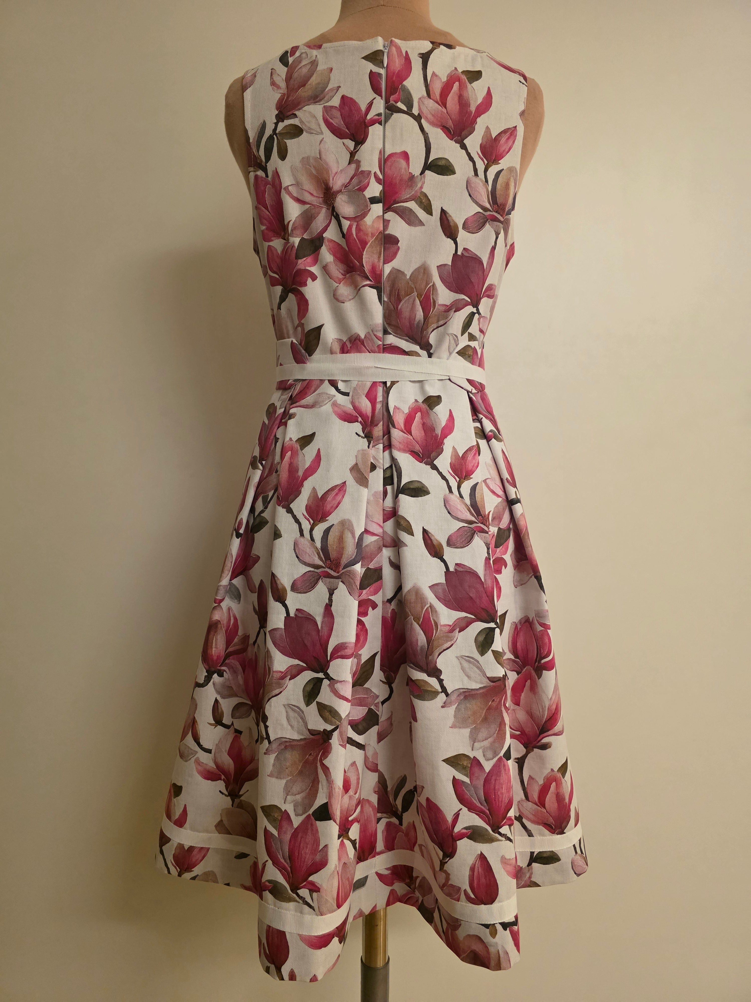 Handgefertigtes florales Sommerkleid – feminin & zeitlos elegant  "Magnolia"