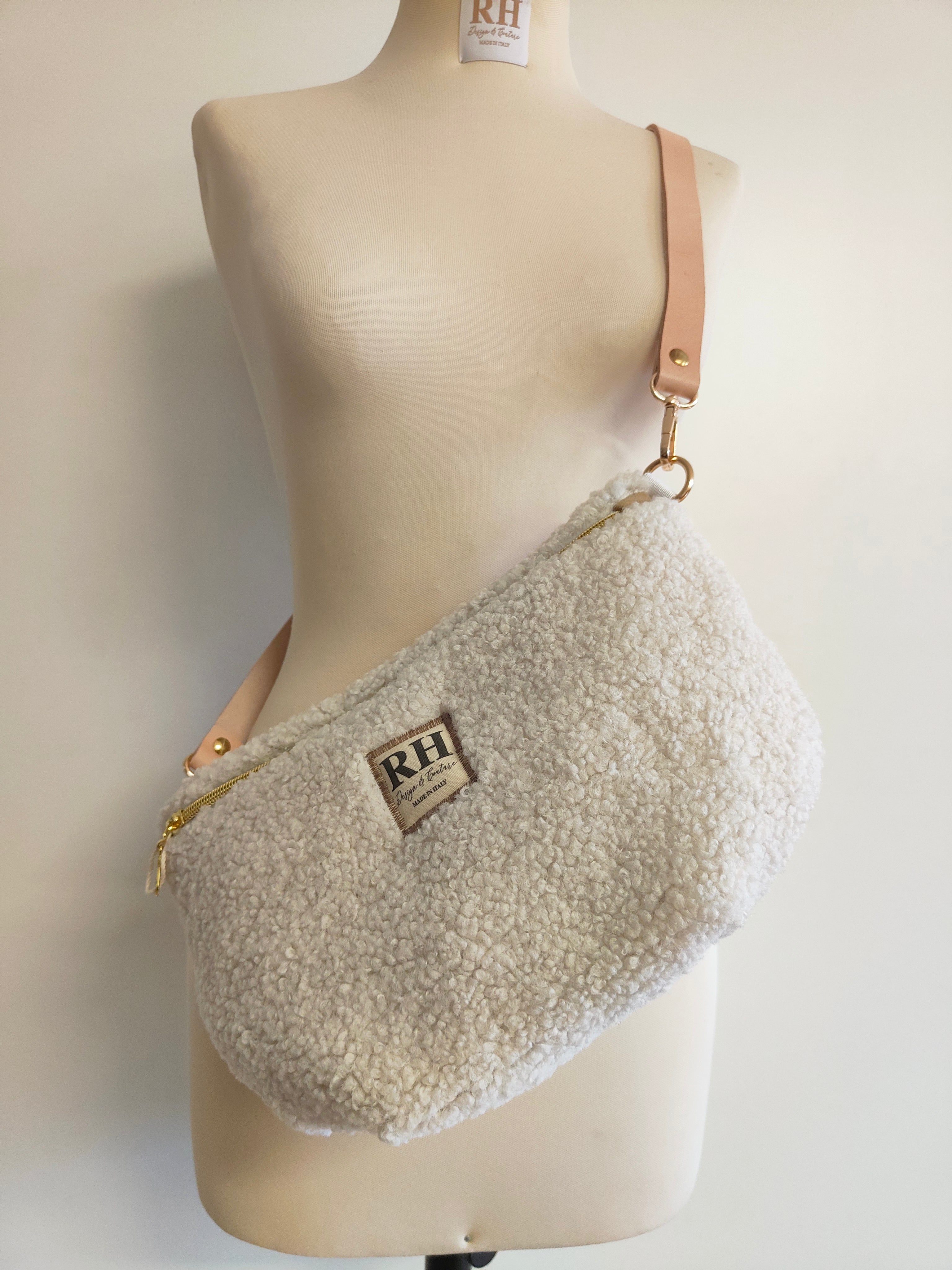 Crossbody Bag Modell: Sally