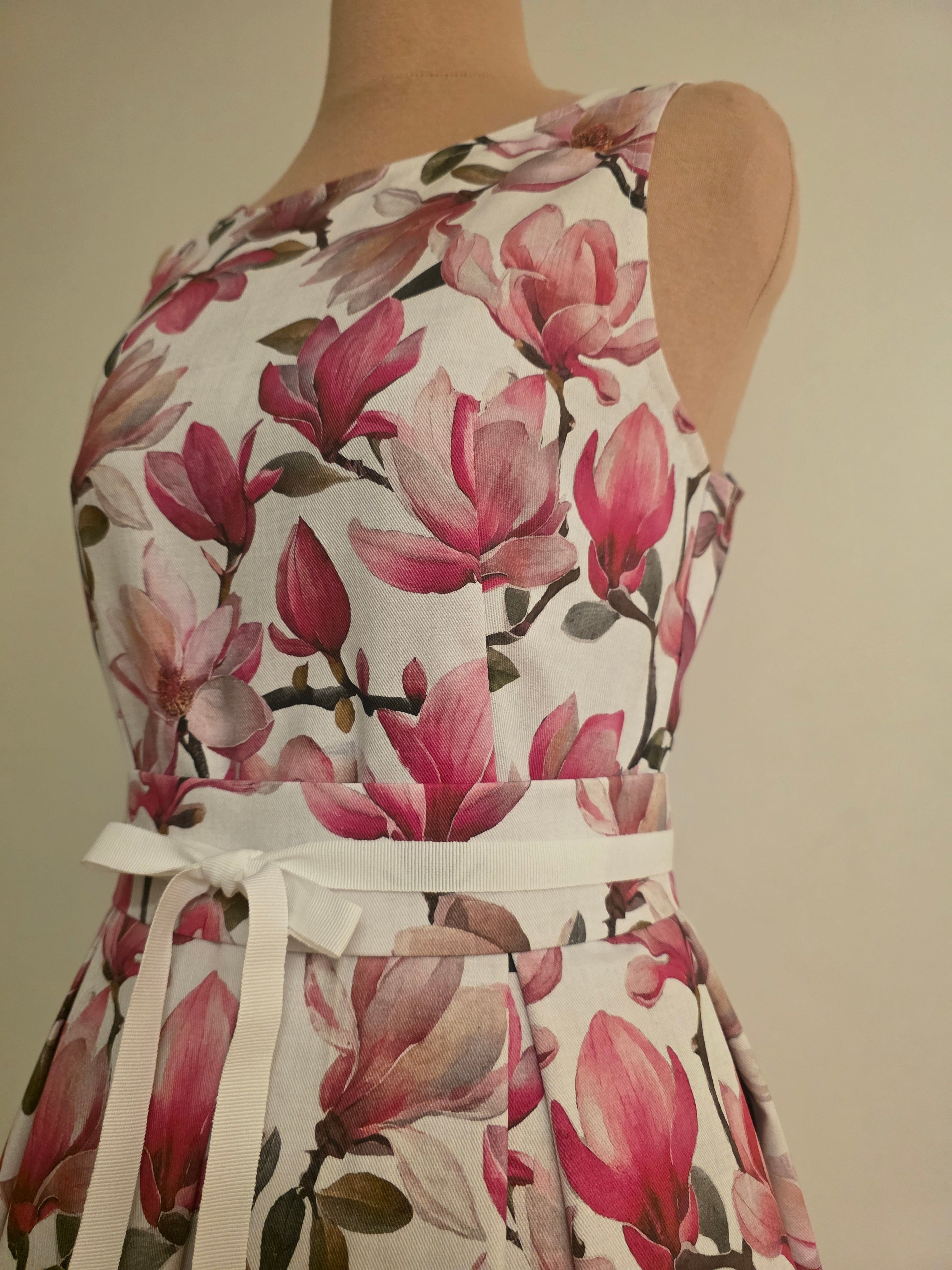 Handgefertigtes florales Sommerkleid – feminin & zeitlos elegant  "Magnolia"