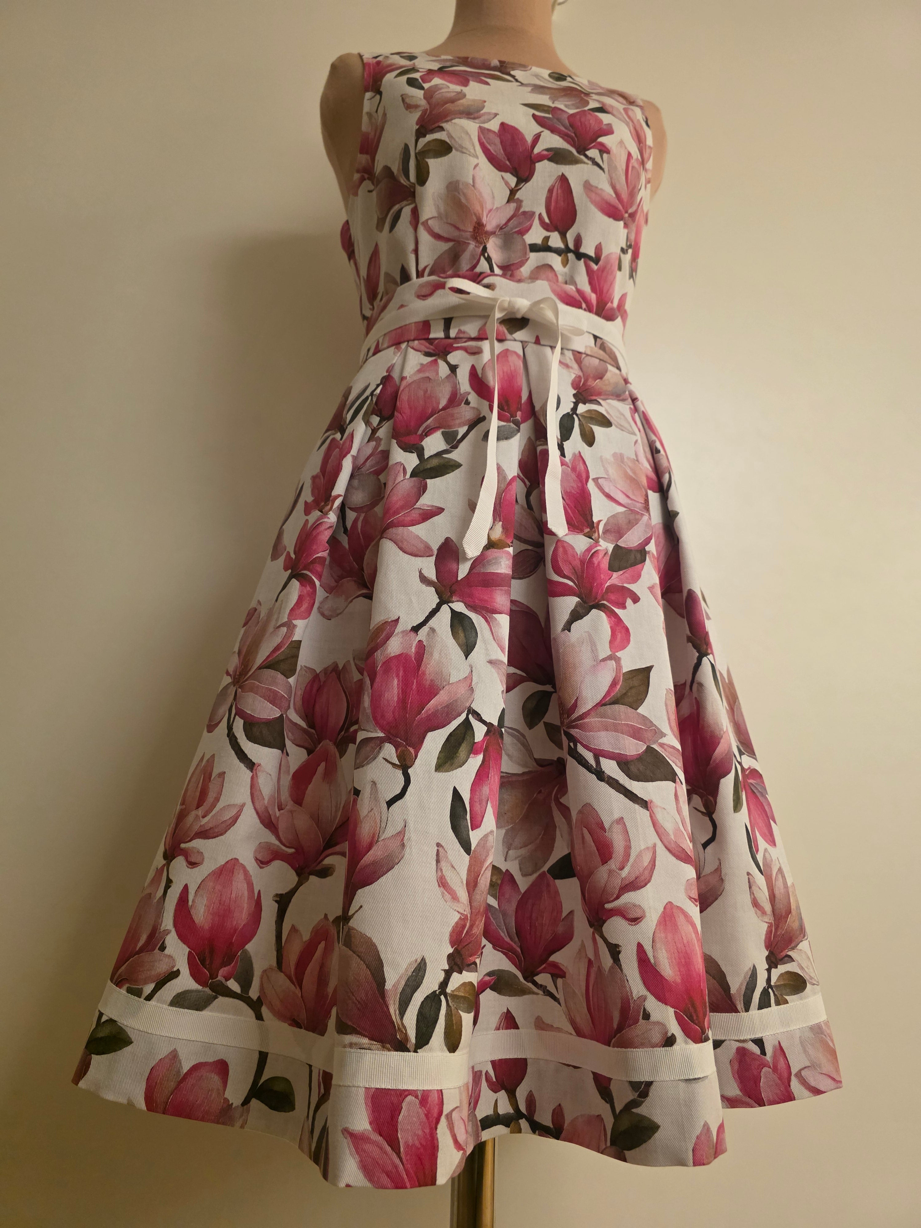 Handgefertigtes florales Sommerkleid – feminin & zeitlos elegant  "Magnolia"