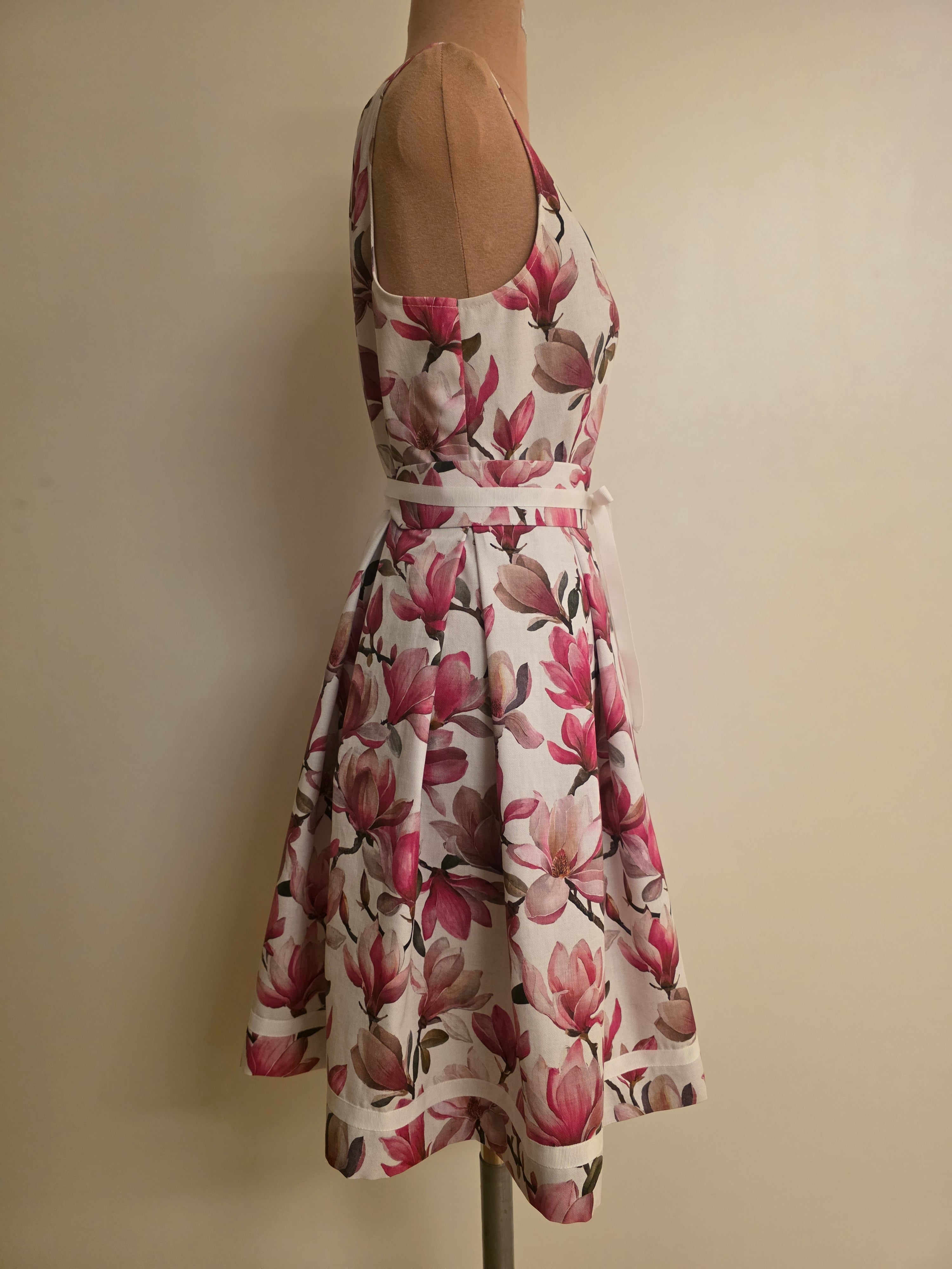 Handgefertigtes florales Sommerkleid – feminin & zeitlos elegant  "Magnolia"